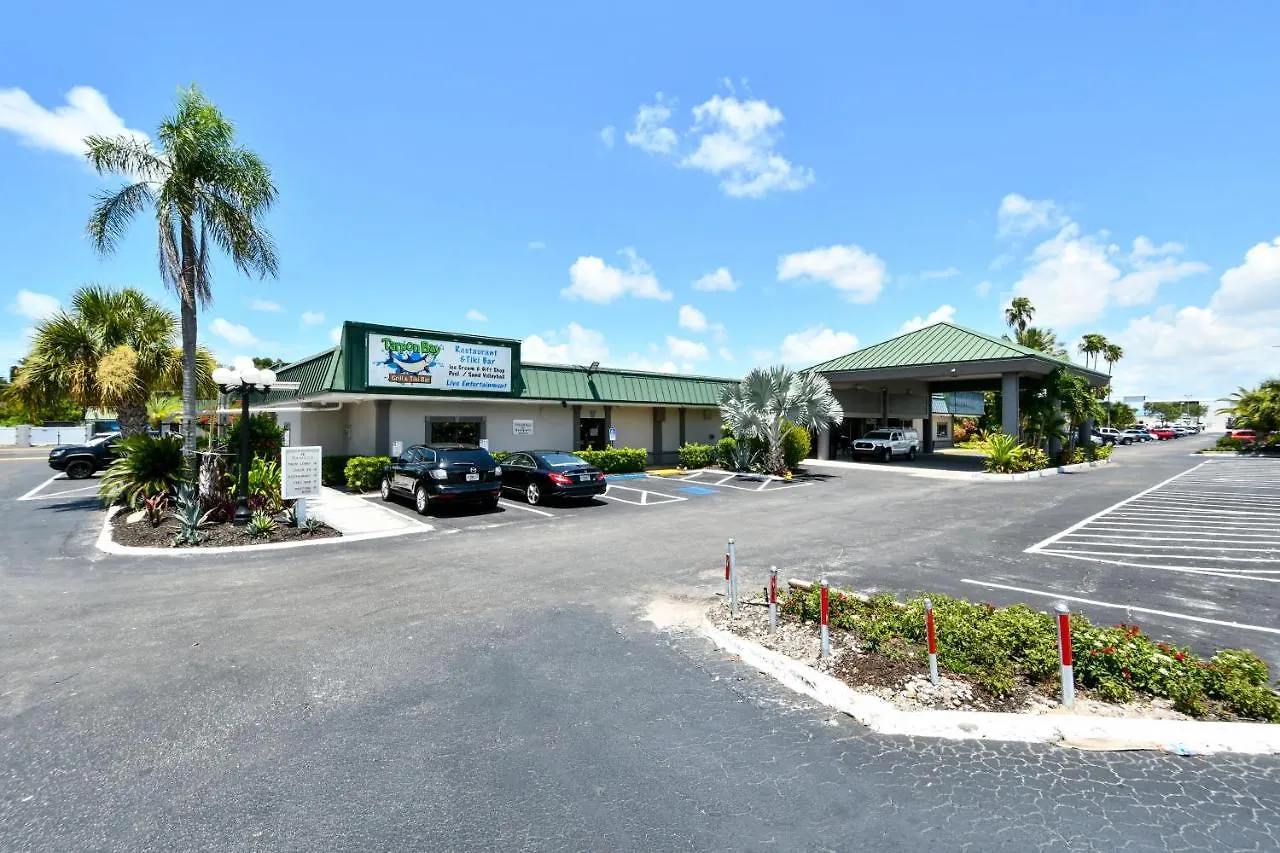 Cay Club #614 Bunk Bed, Heated Pool, Tiki Bar, More!