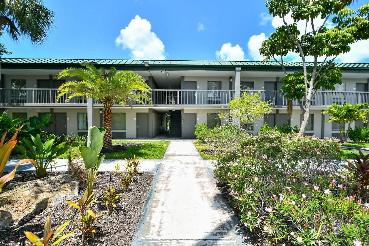 Cay Club #612 - Heated Pool, Bunk Beds, Huge Tv, Tiki Bar, More! *