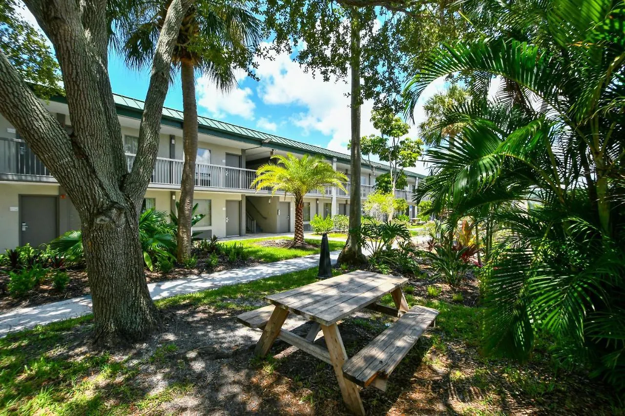 Cay Club #612 - Heated Pool, Bunk Beds, Huge Tv, Tiki Bar, More! * Sarasota