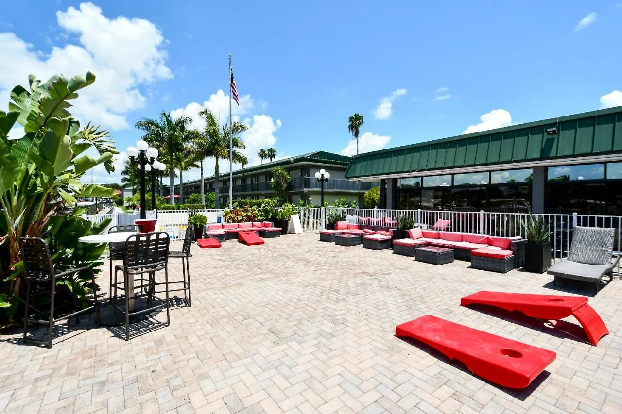 Cay Club #614 Bunk Bed, Heated Pool, Tiki Bar, More! * Sarasota