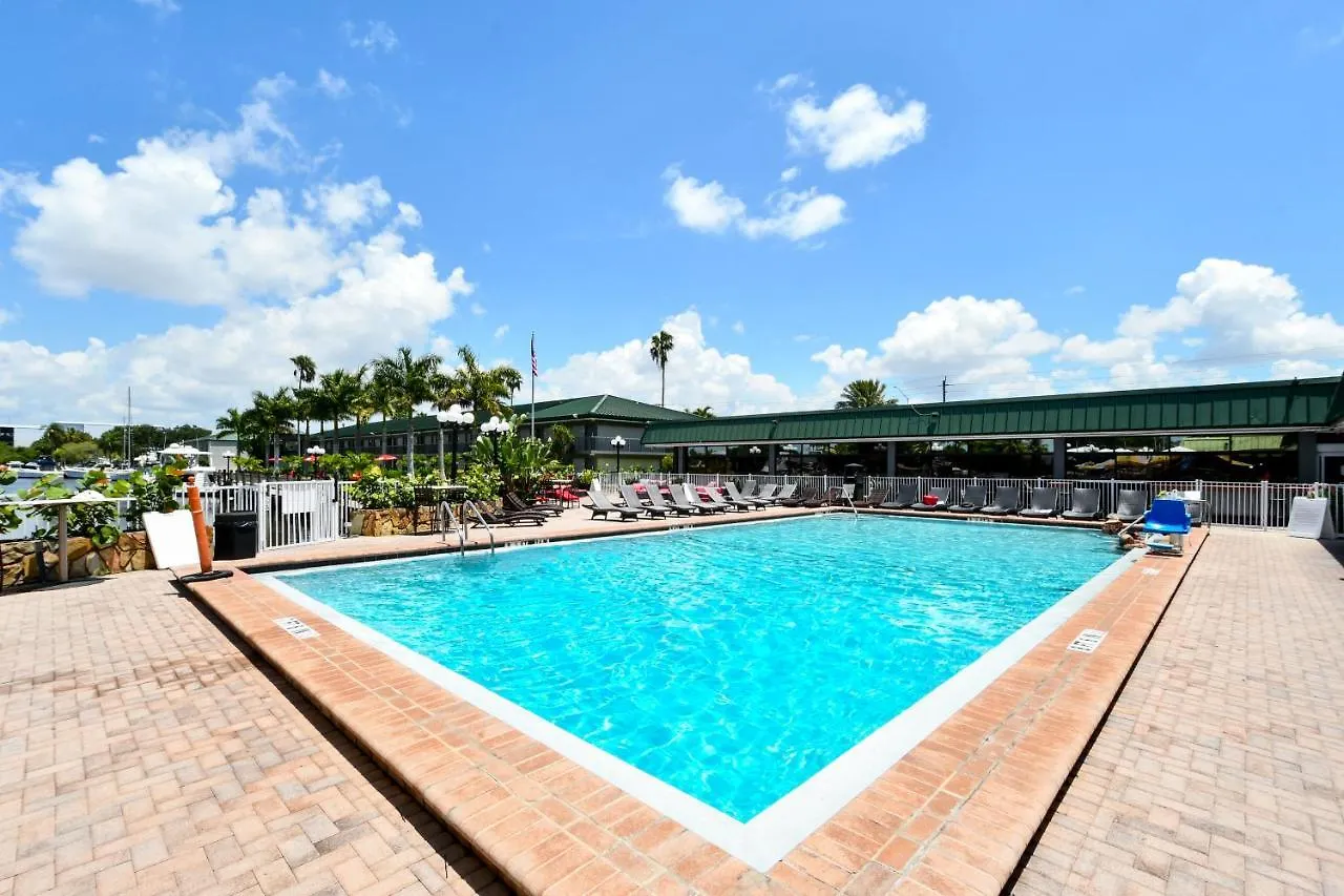 Cay Club #614 Bunk Bed, Heated Pool, Tiki Bar, More! Sarasota