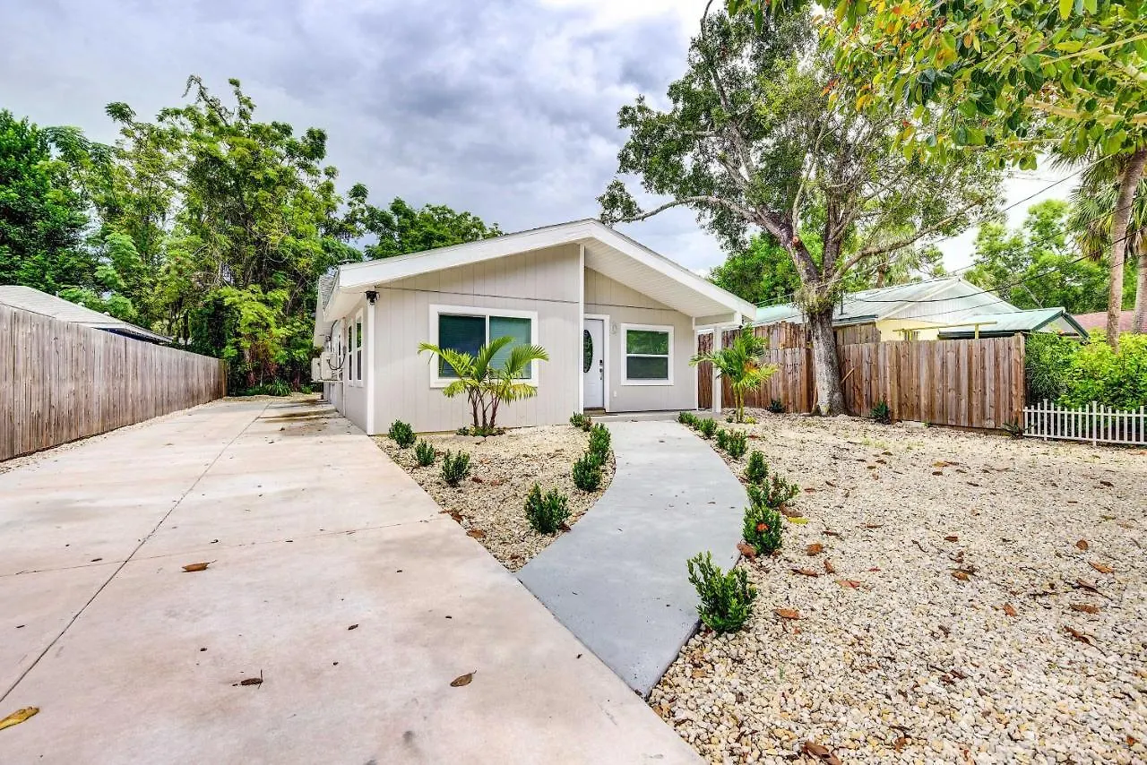Holiday home With Screened Porch, Walk To Zoo! Sarasota