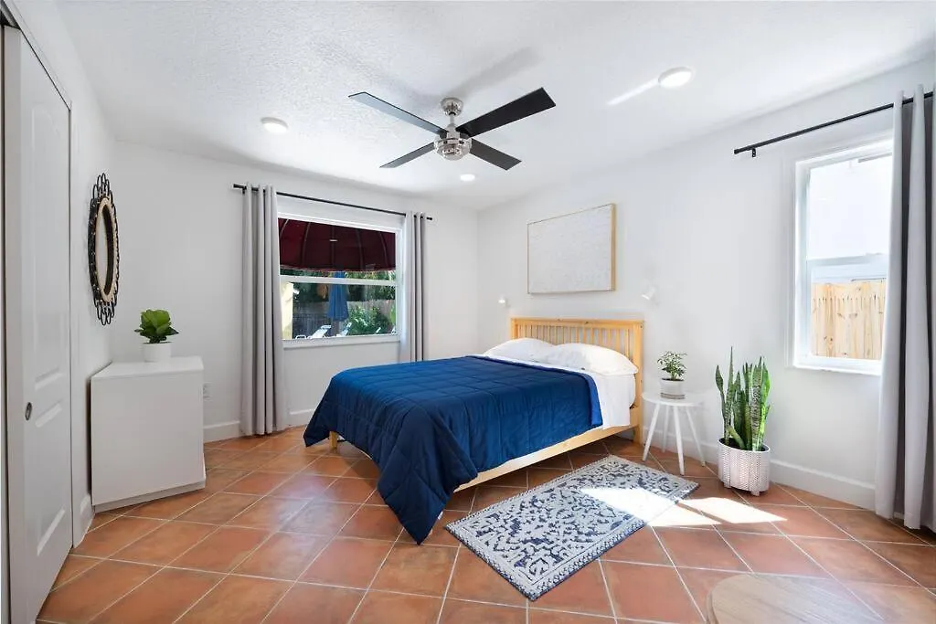 * New * Serene Retreat / Private Patio & Pool * * Sarasota