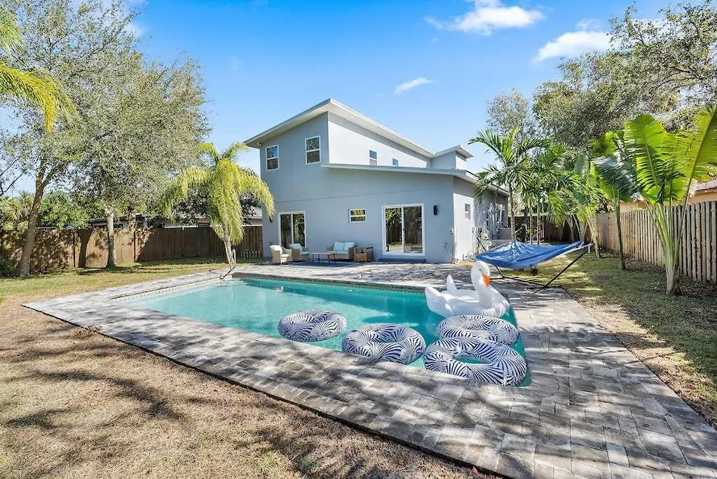 Florida Getaway With Backyard Pool Oasis Nyaraló
