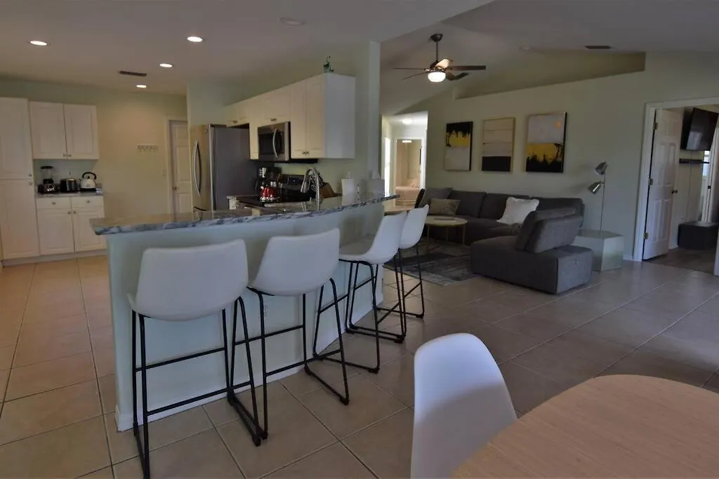 Florinda 3bdr/2bth 2car Garage With New Pool