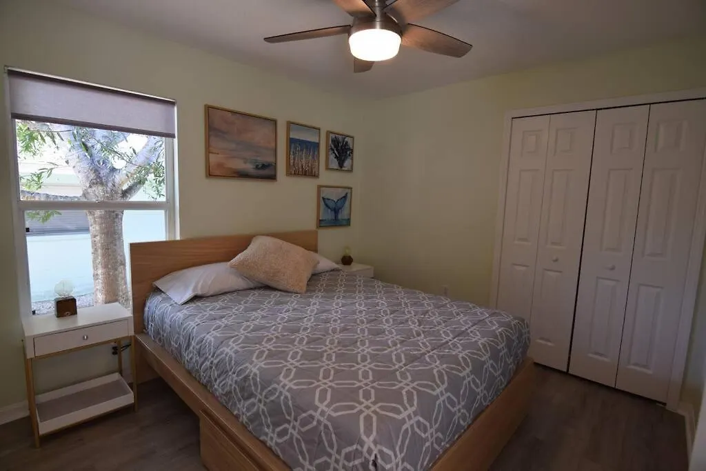 Florinda 3bdr/2bth 2car Garage With New Pool Holiday home *