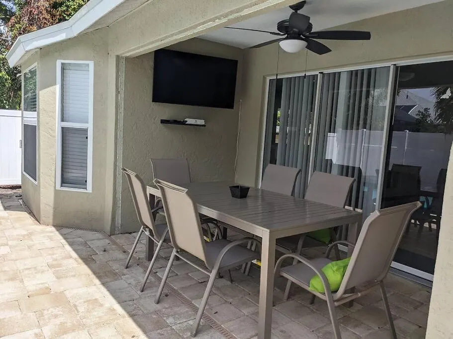 Holiday home Florinda 3bdr/2bth 2car Garage With New Pool Sarasota