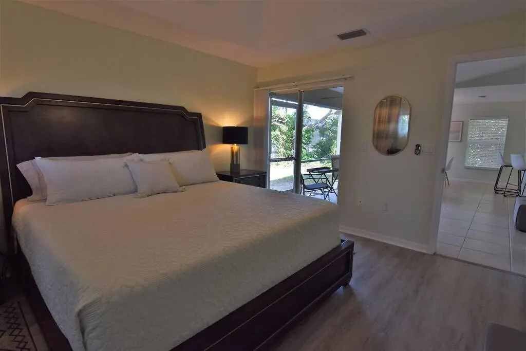 Florinda 3bdr/2bth 2car Garage With New Pool Holiday home