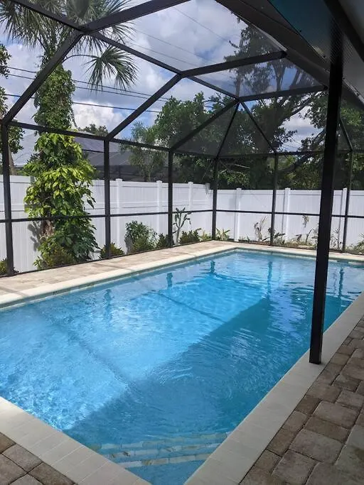 Holiday home Florinda 3bdr/2bth 2car Garage With New Pool