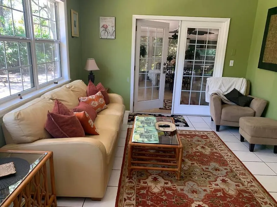 One Bed Near Beaches And Downtown 度假居 *