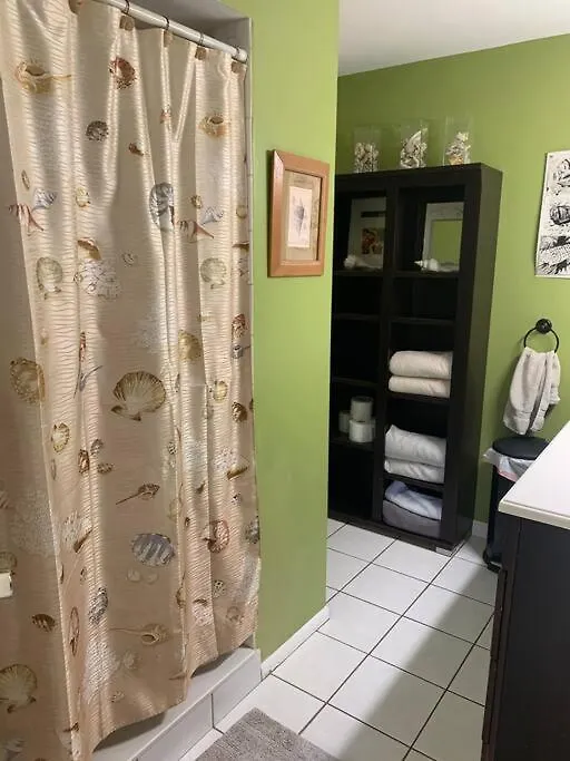 One Bed Near Beaches And Downtown *
