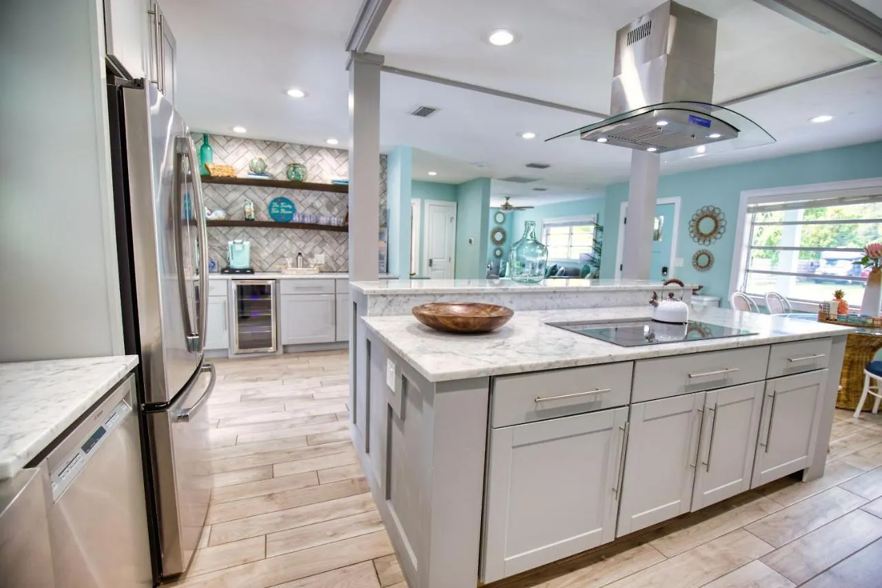Tropical Oasis, Heated Pool, Hot Tub, Near Siesta Key * 사라소타