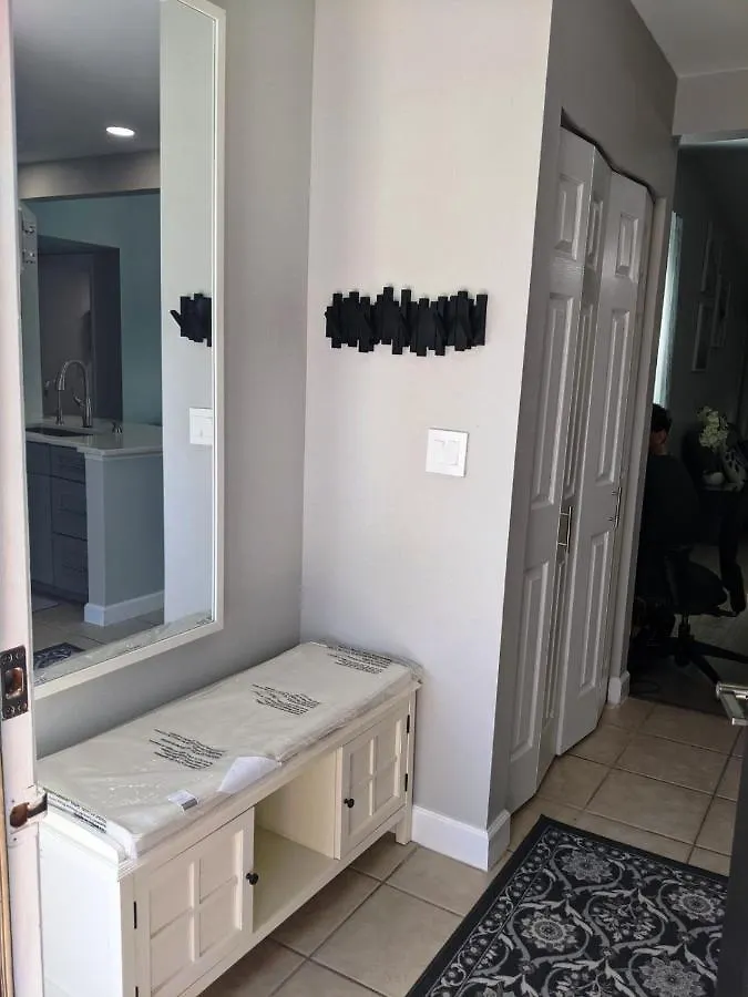 Lovely 2 Bedroom With A Pool! * Sarasota