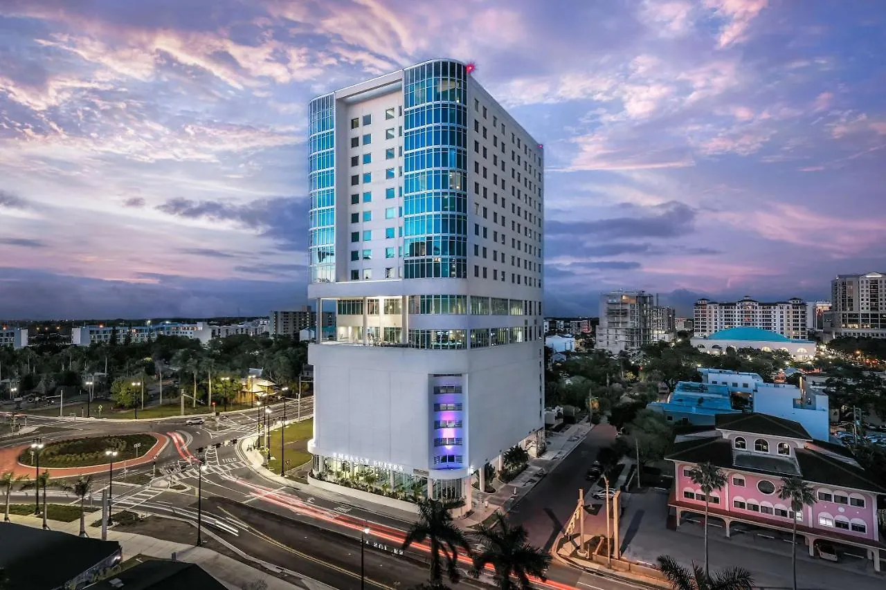 Embassy By Hilton Hotel 4*