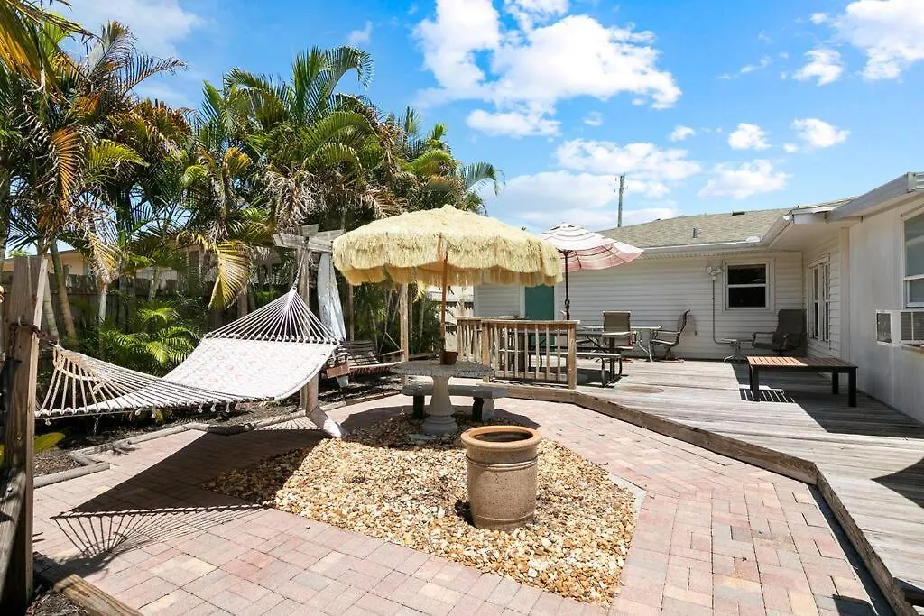 Parrot Bay Retreat 度假居