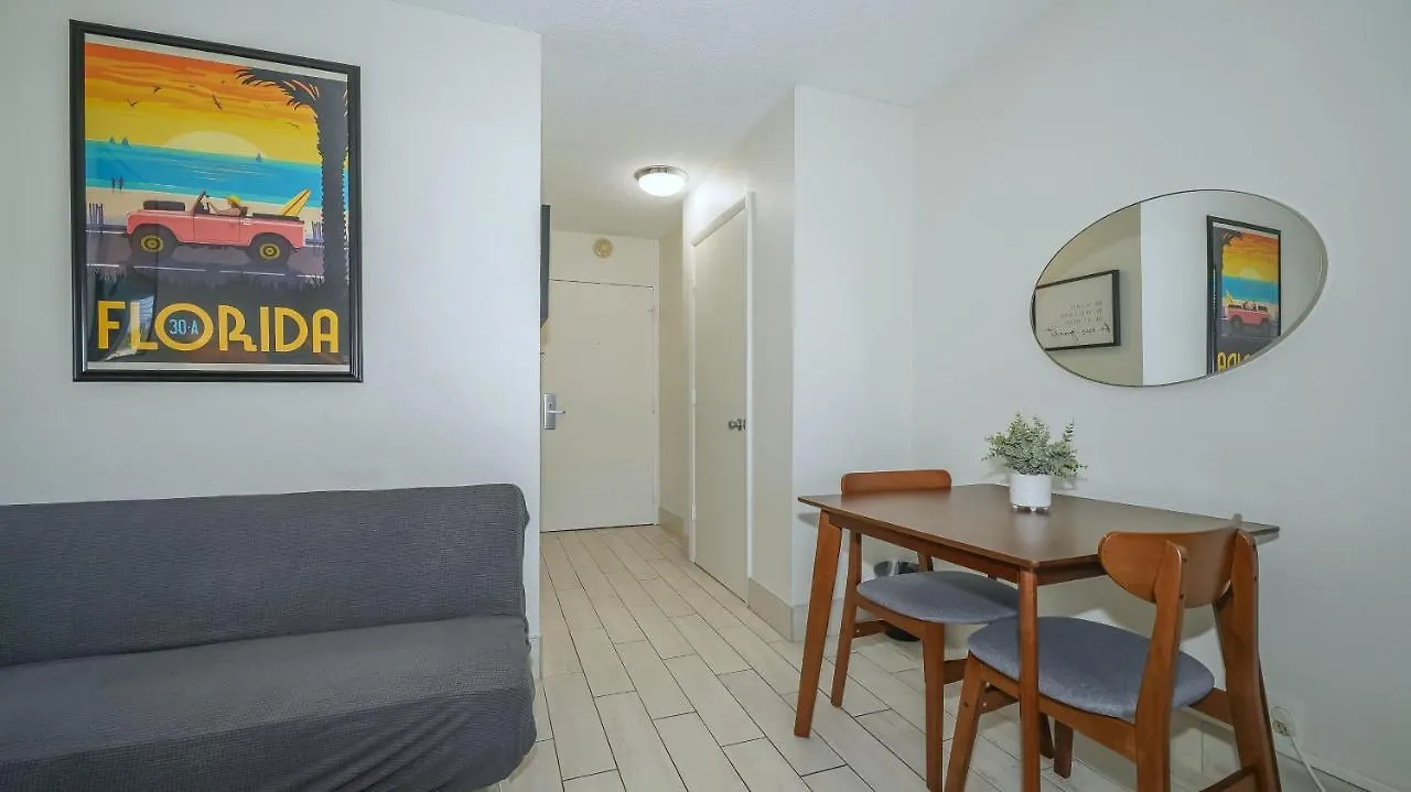 Aparthotel Heated Pool, Bunk Beds, King Bed, Huge Tv, Marina, Tiki Bar