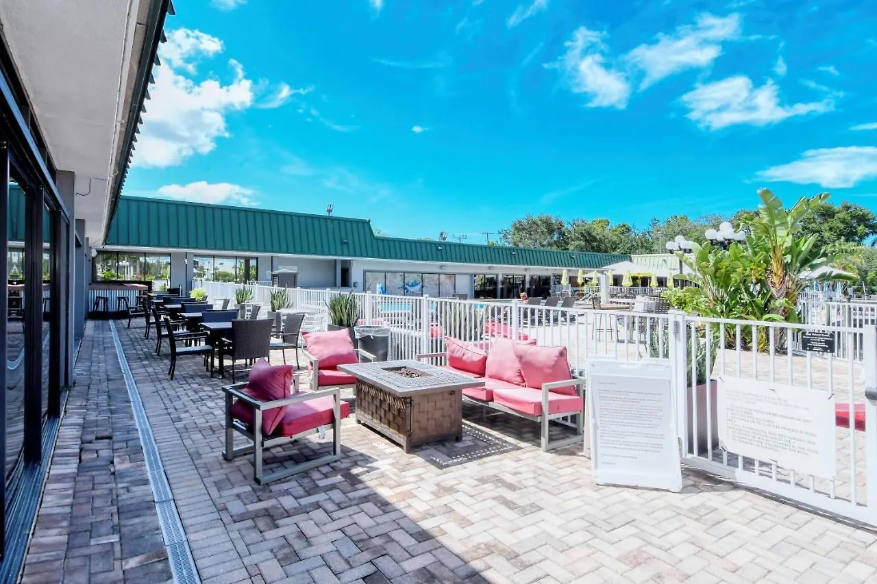 Heated Pool, Bunk Beds, King Bed, Huge Tv, Marina, Tiki Bar Sarasota