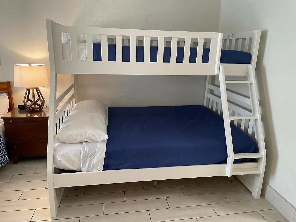 Heated Pool, Bunk Beds, King Bed, Huge Tv, Marina, Tiki Bar Sarasota