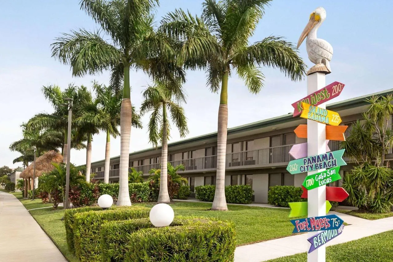 Ramada By Wyndham Waterfront 2*