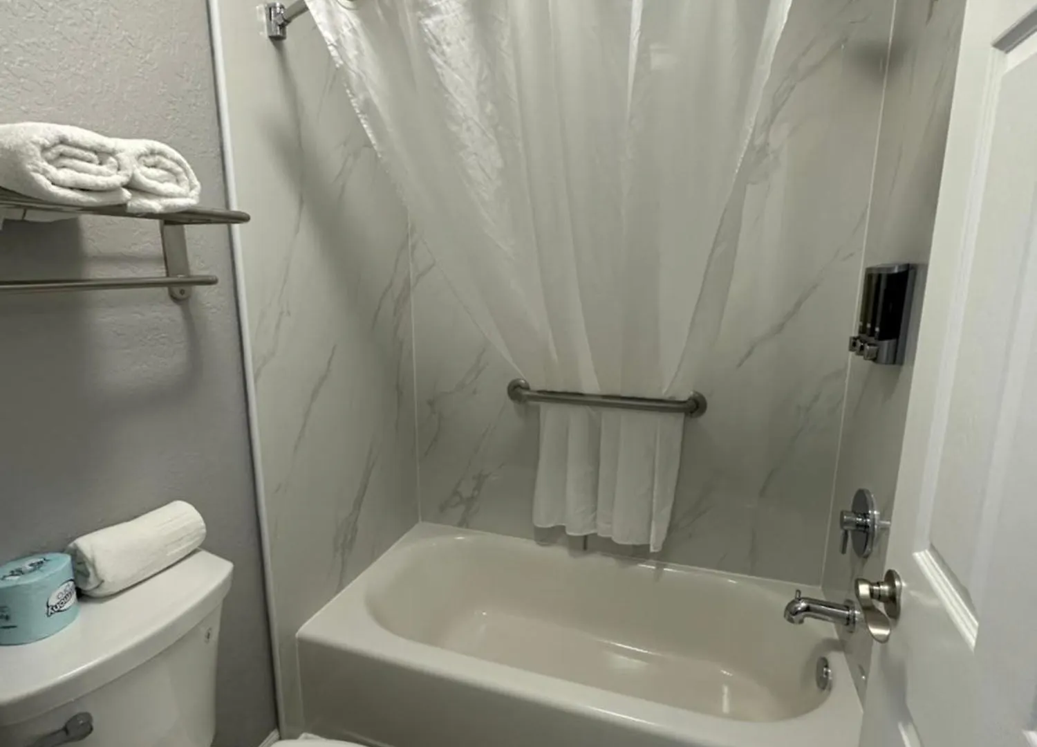 Hotel Lantern & -