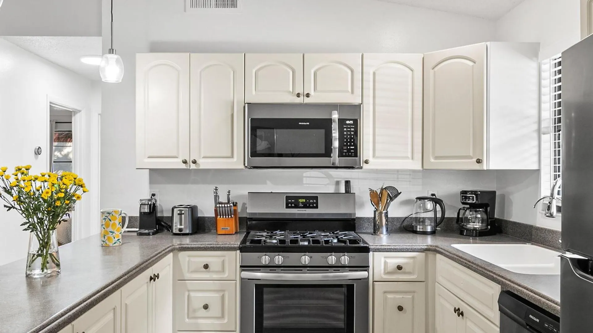 Modern Vacation Near Siesta Key & Downtown