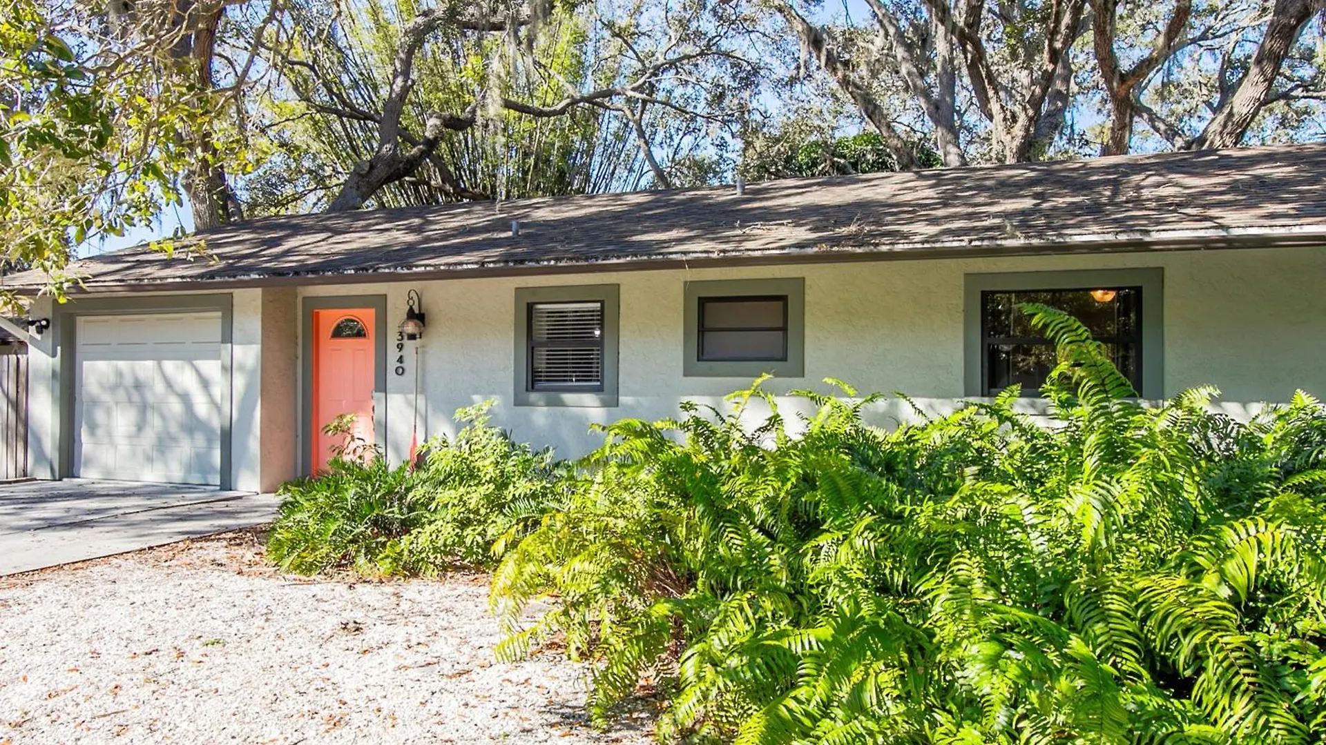 別荘 Modern Vacation Near Siesta Key & Downtown *