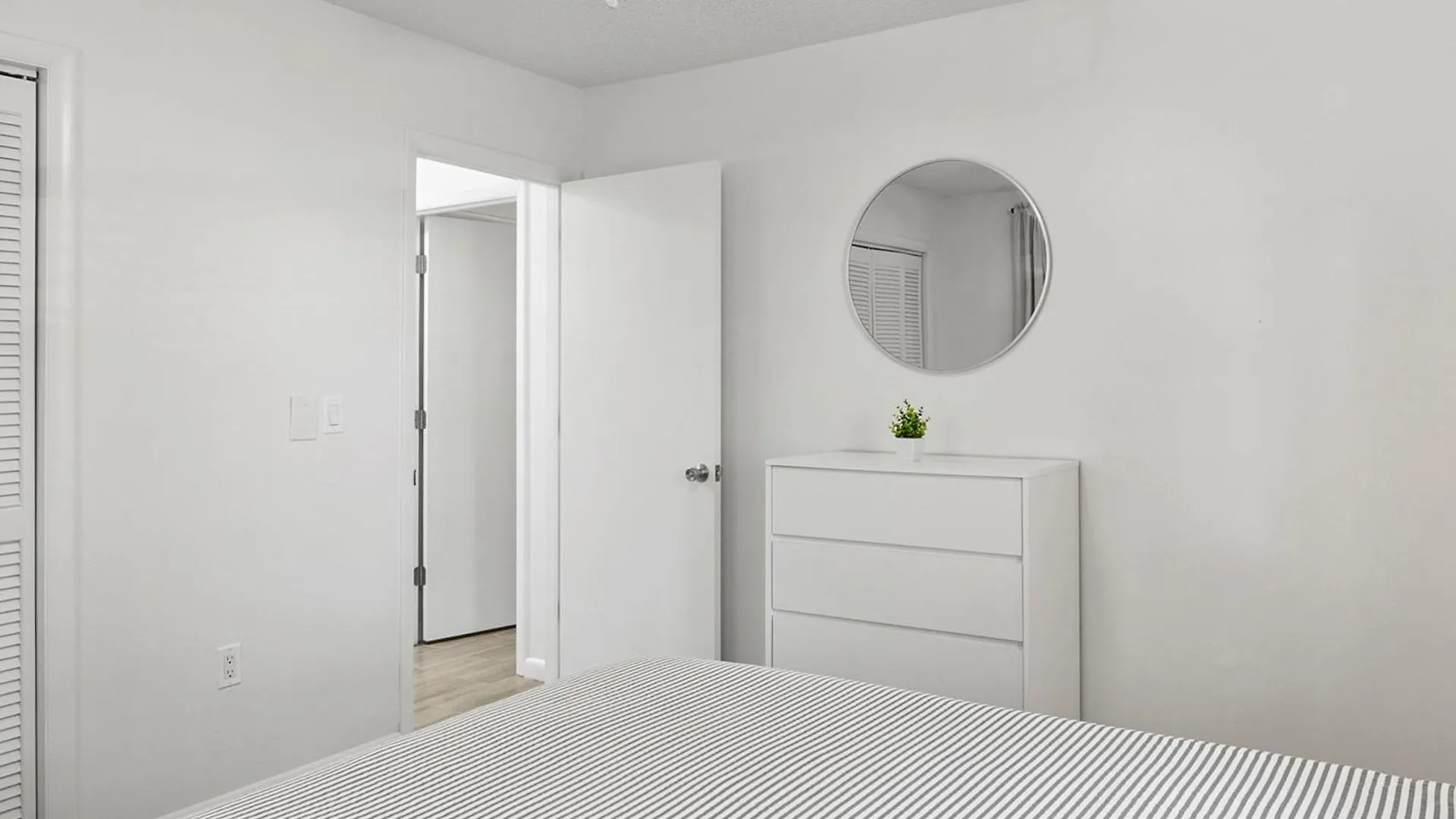Modern Vacation Near Siesta Key & Downtown 別荘 *