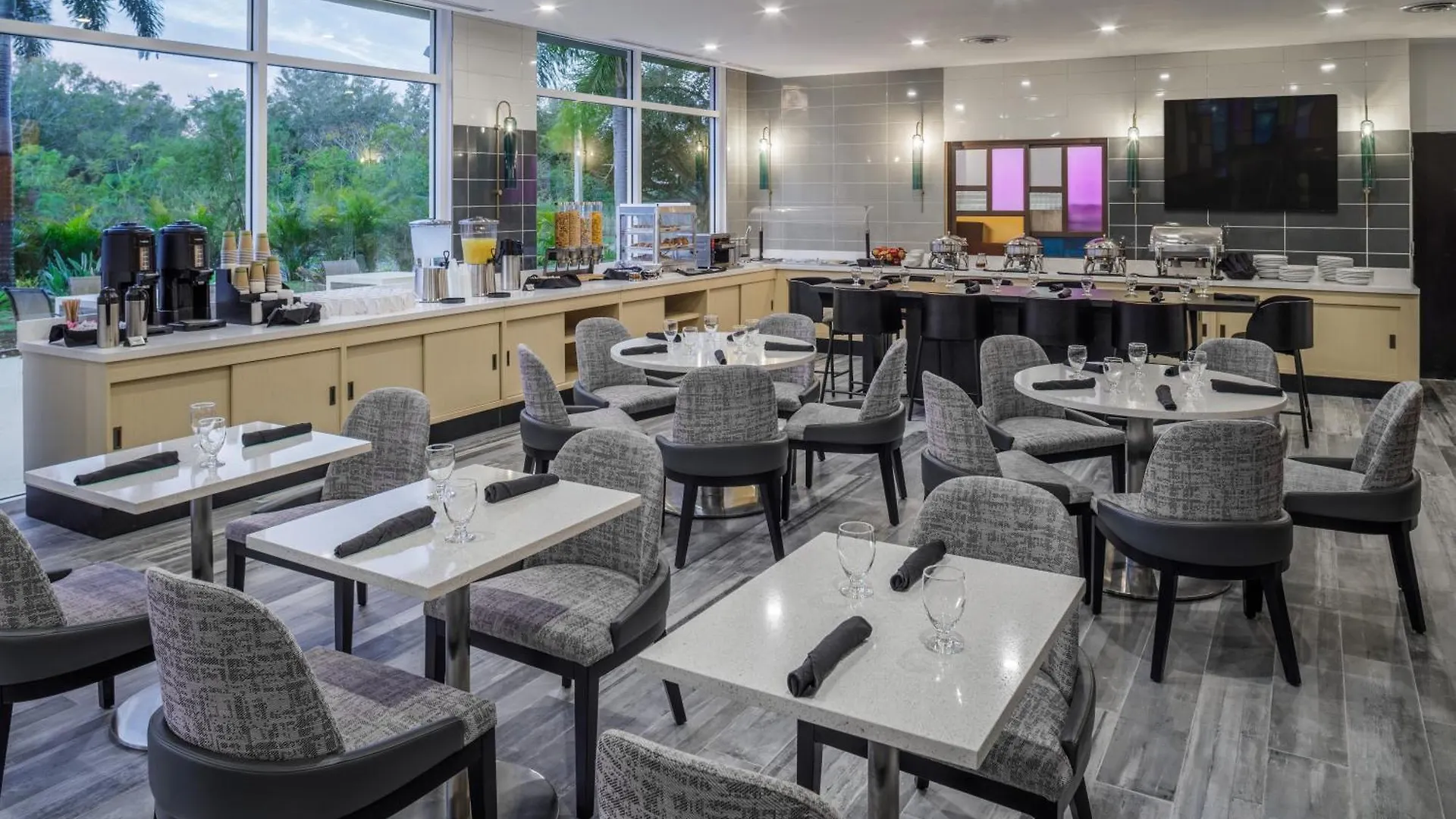 Doubletree By Hilton Bradenton Airport Hotel 4*
