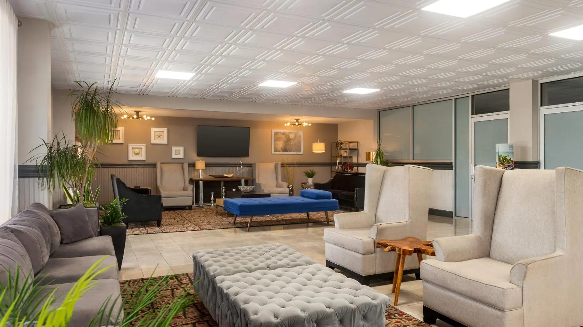 Ramada By Wyndham Sarasota Waterfront Hotel 2*