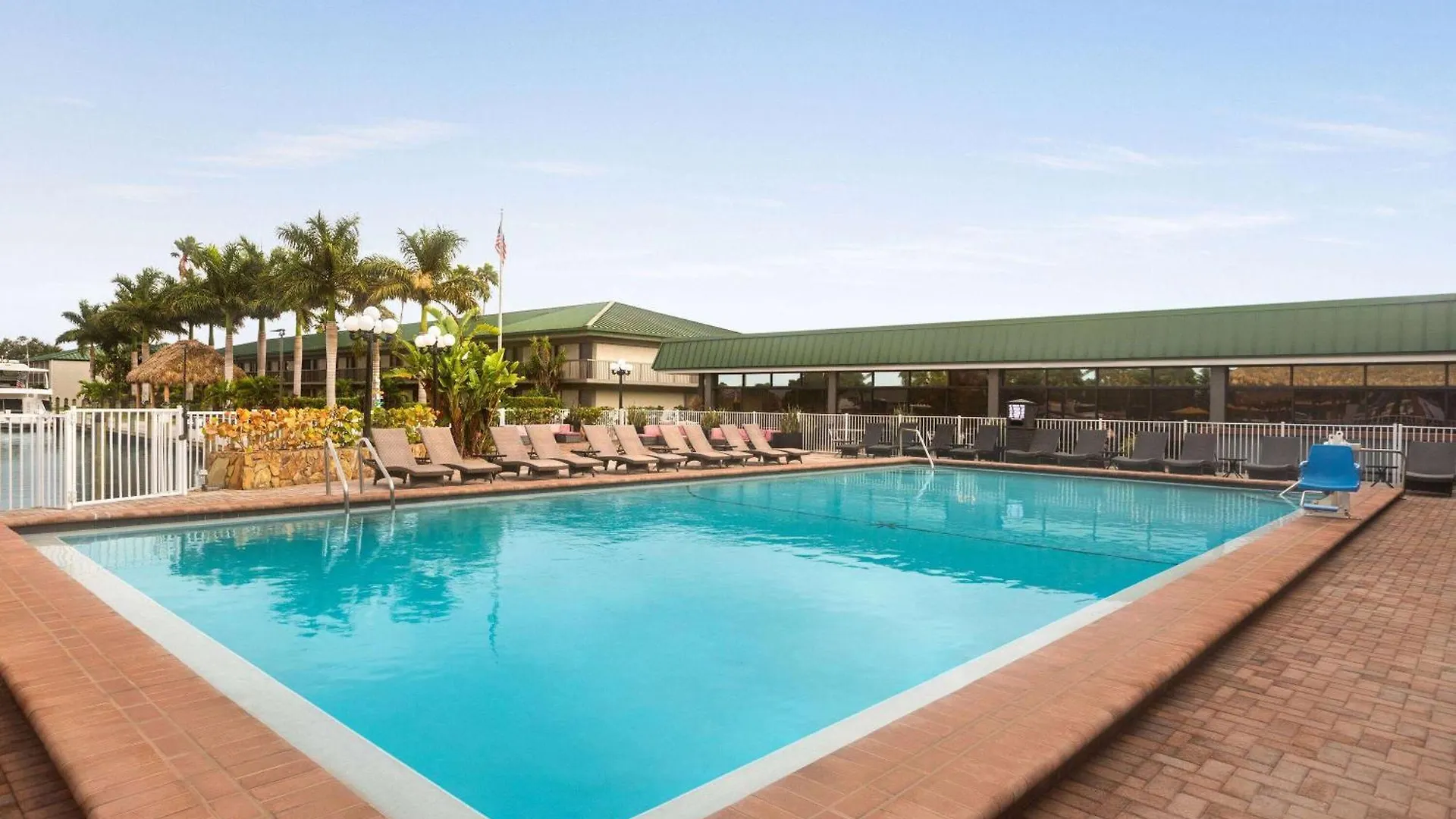 Hotel Ramada By Wyndham Waterfront Sarasota