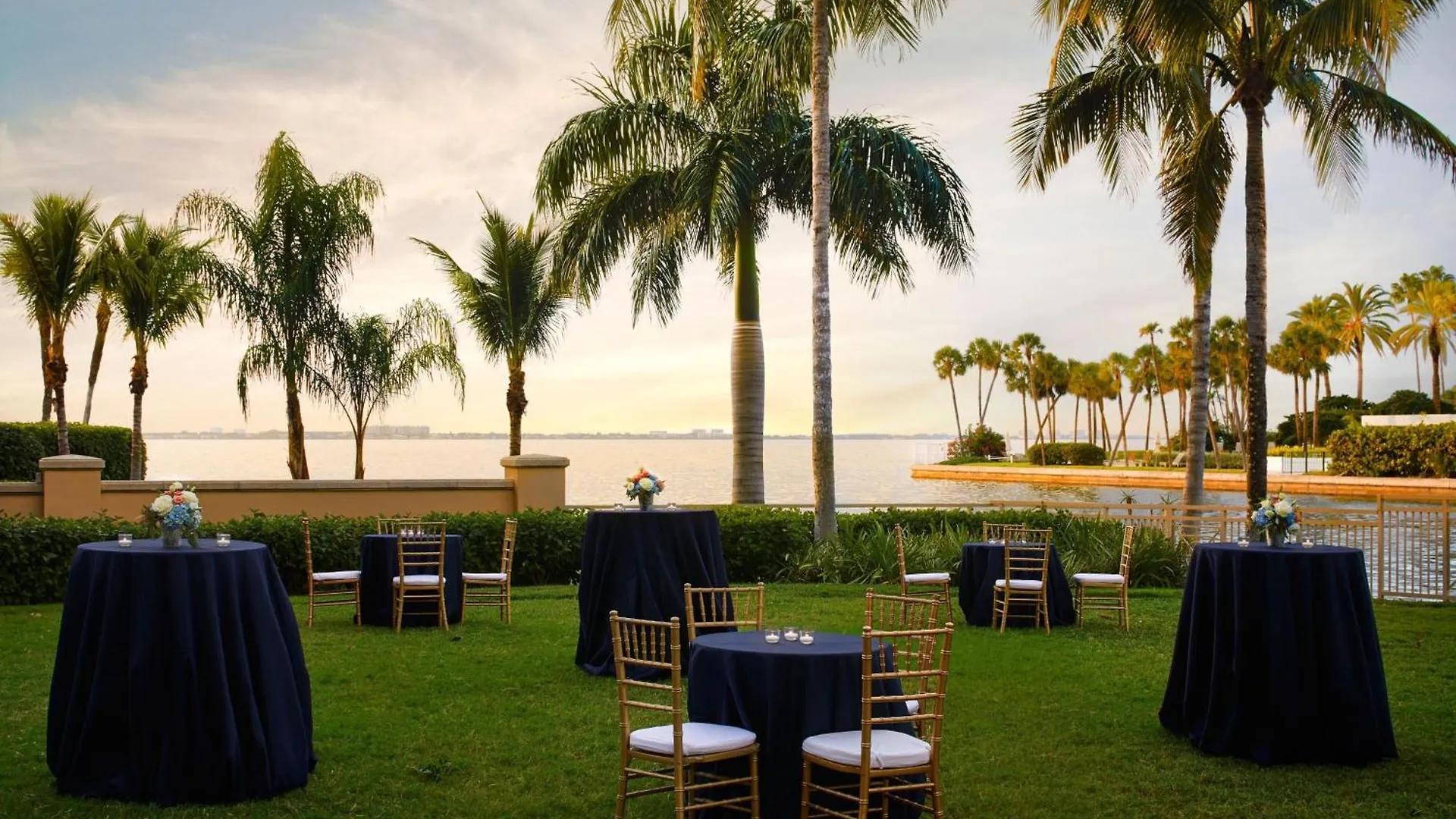 The Ritz-carlton, Hotel