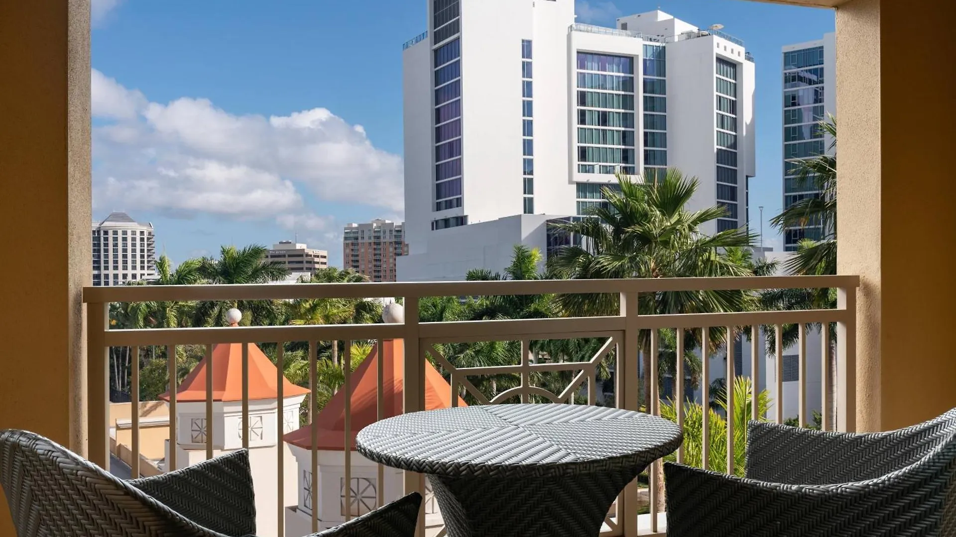 The Ritz-carlton, 5*