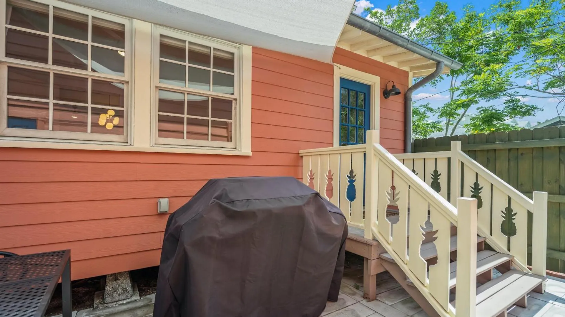Julia Place Holiday home