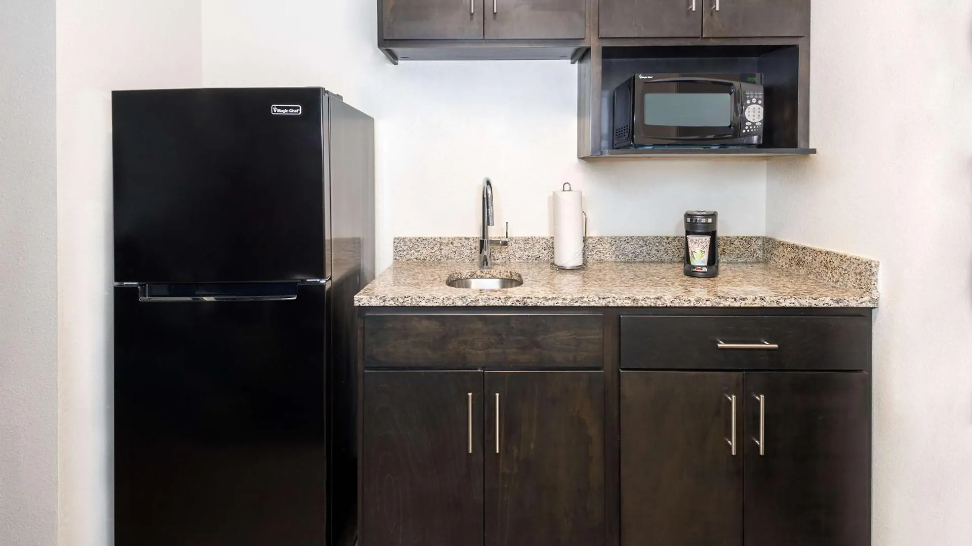 Hotel Magnolia Pointe; Bw Signature Collection