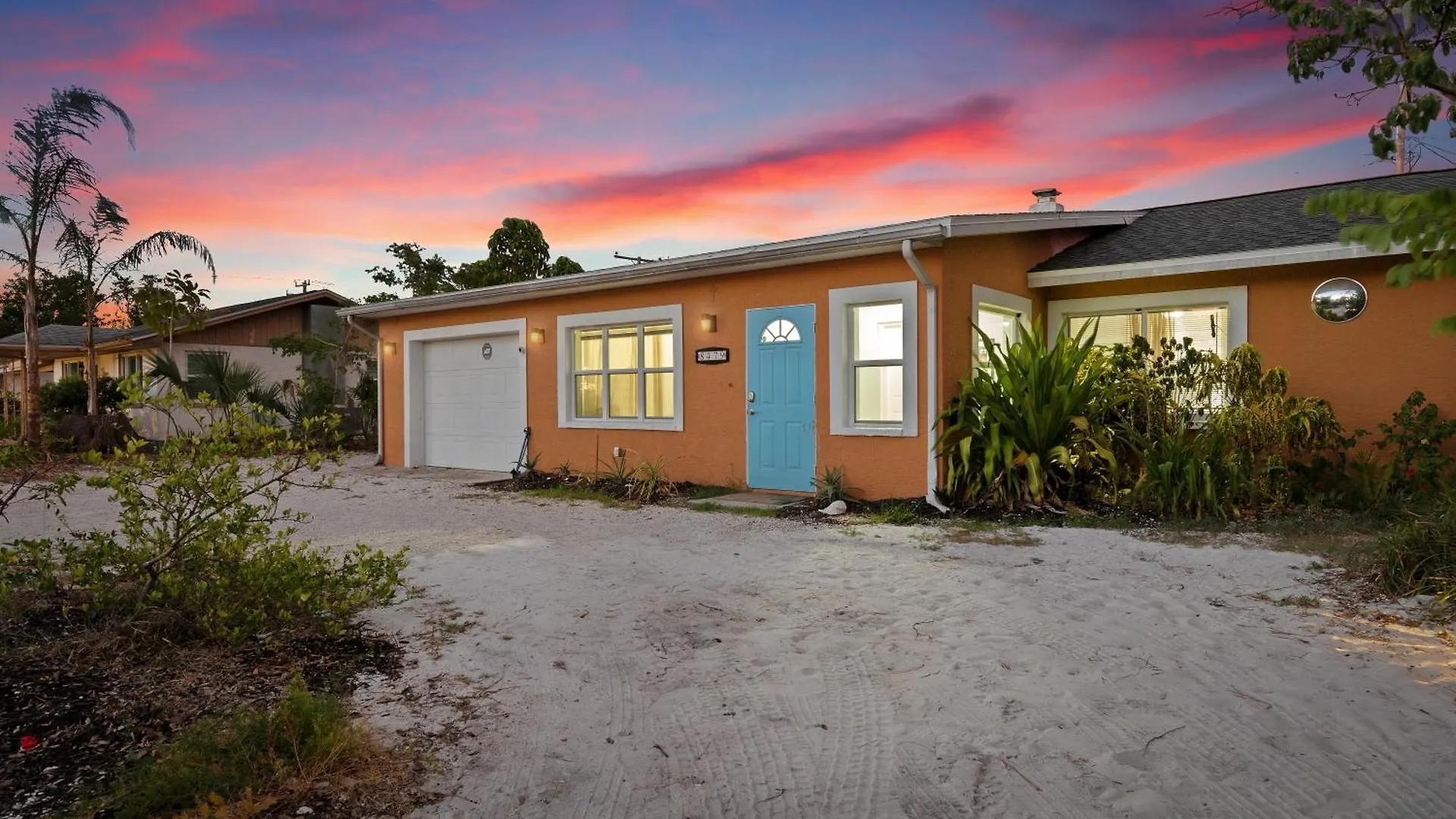 Coastal W Amazing Courtyard - Splash Pad! *