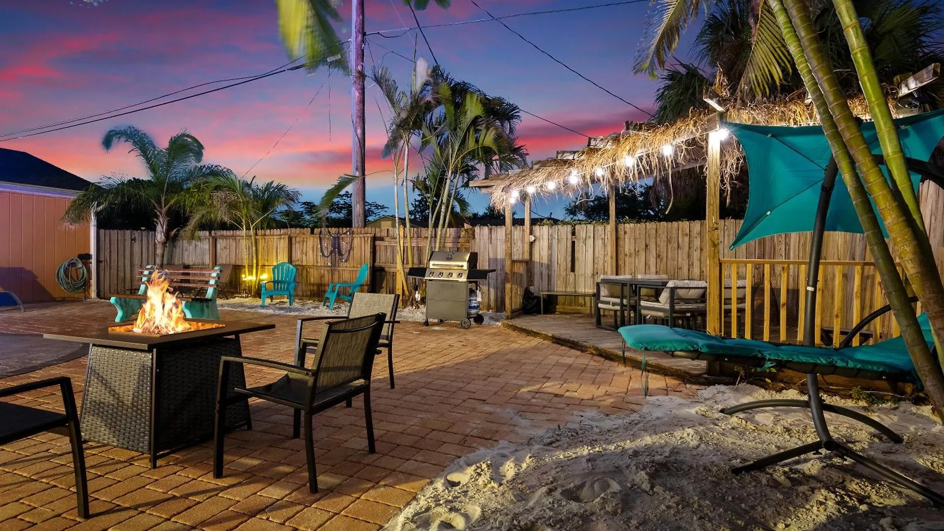 Coastal W Amazing Courtyard - Splash Pad! Sarasota