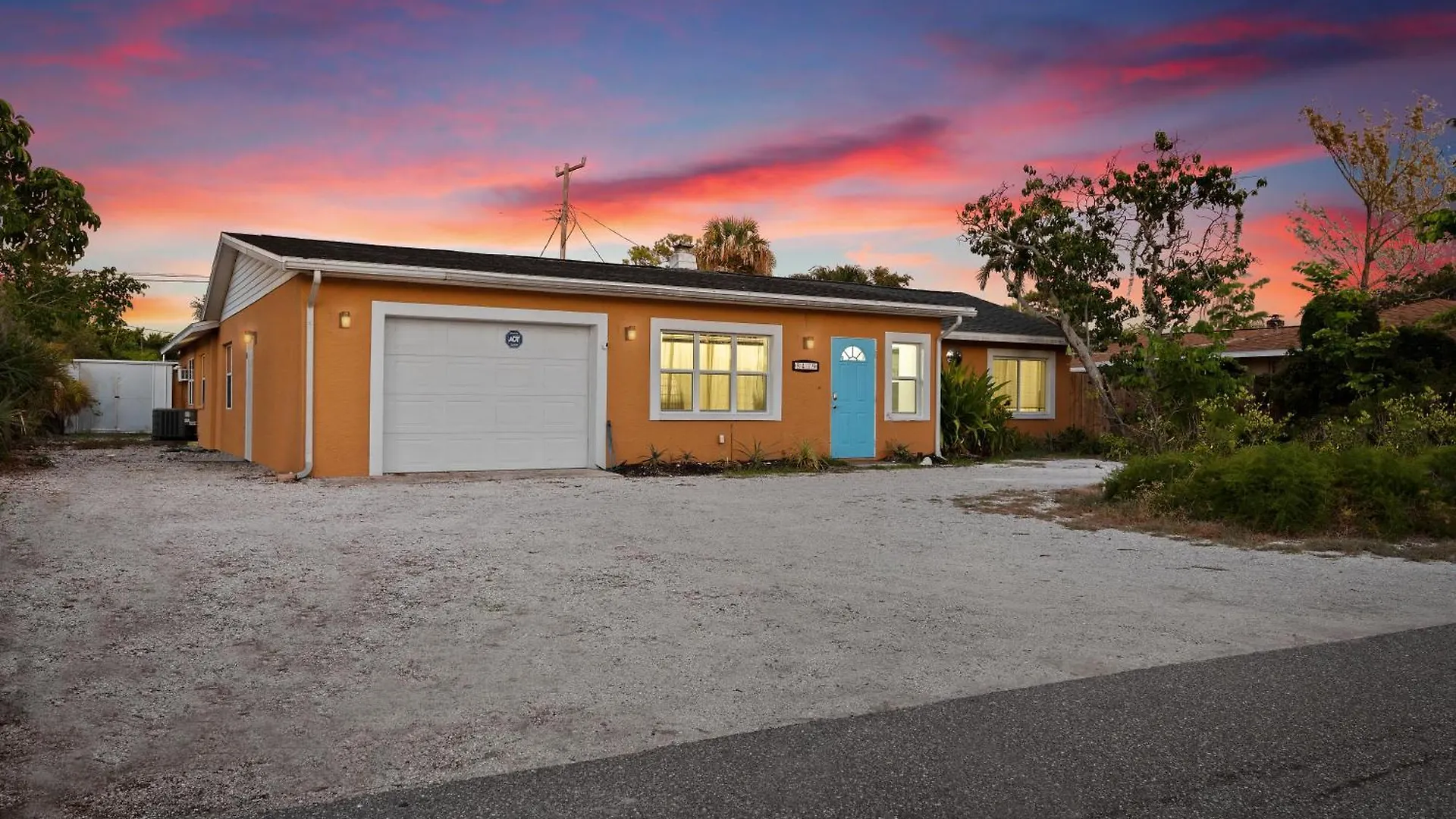 Coastal W Amazing Courtyard - Splash Pad! Holiday home