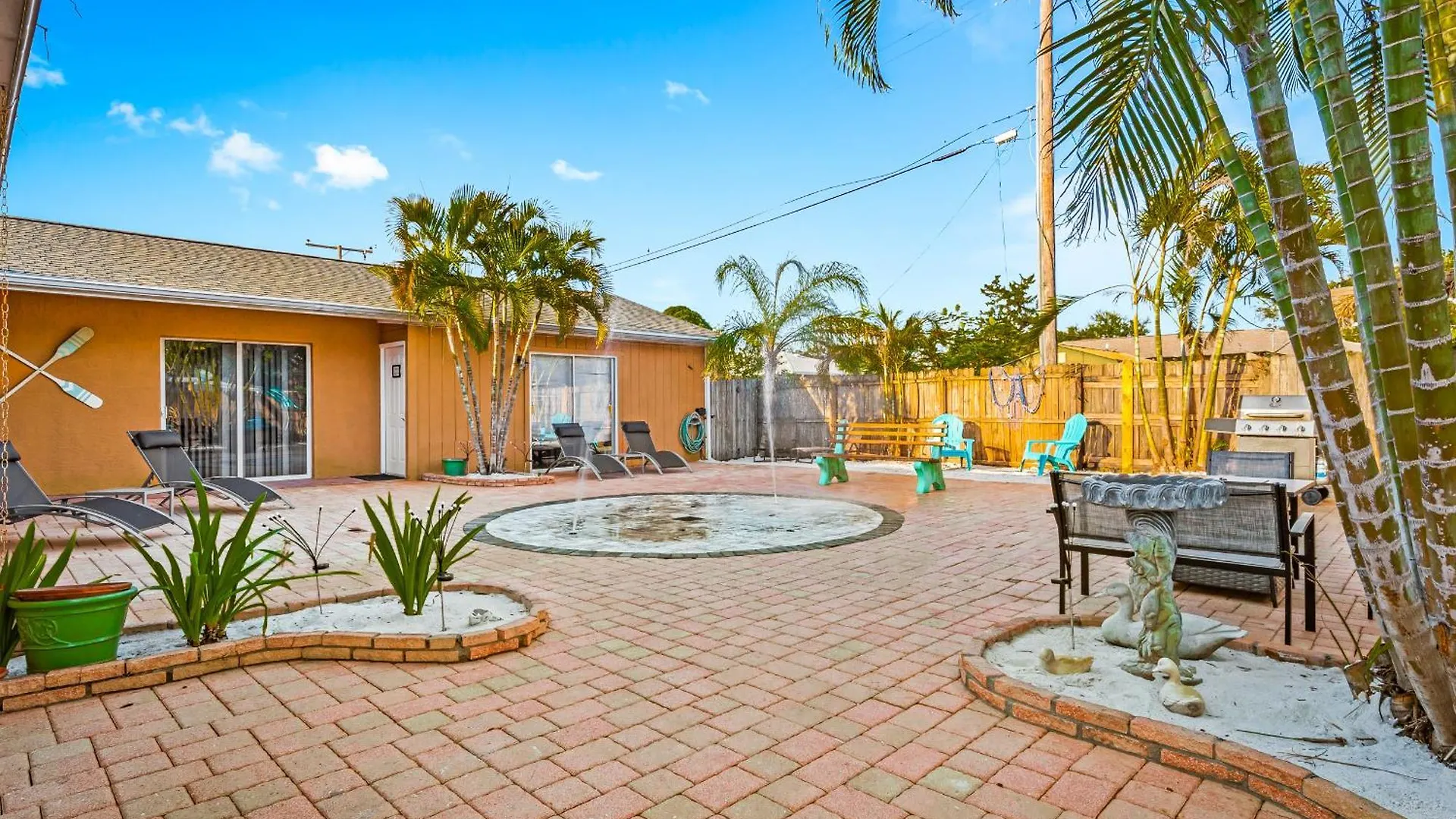 Holiday home Coastal W Amazing Courtyard - Splash Pad! *