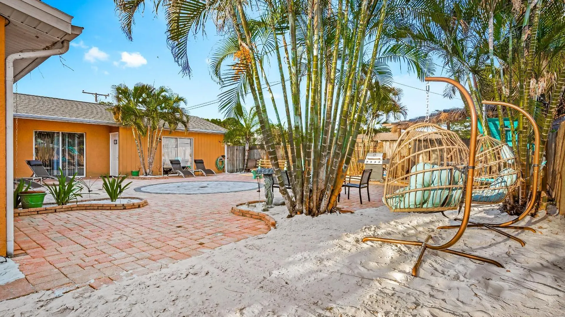 Coastal W Amazing Courtyard - Splash Pad! Holiday home *