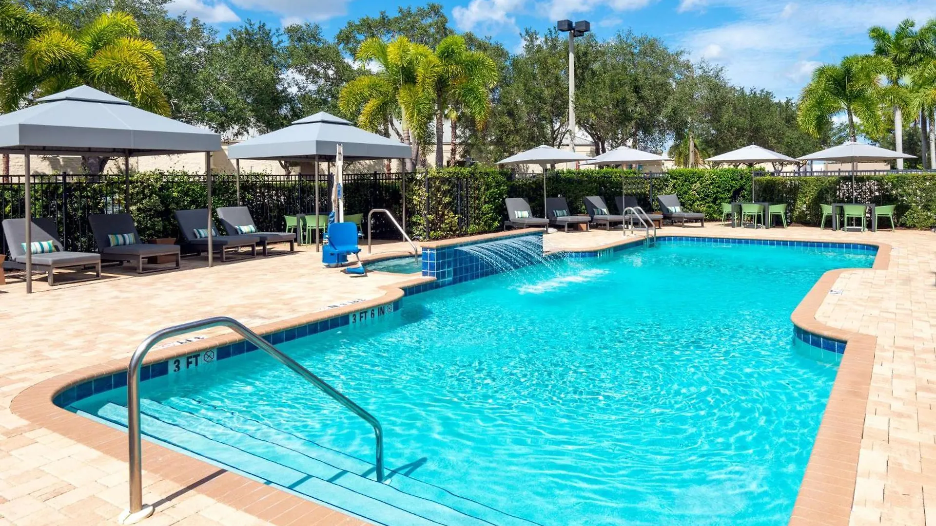 Hotel Hampton And Sarasota/lakewood Ranch 3*