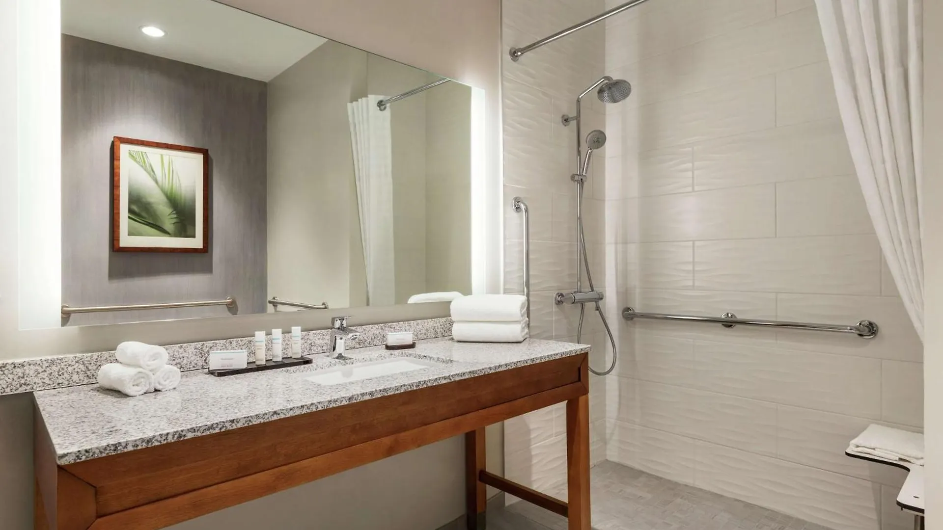 Hotel Embassy By Hilton Sarasota