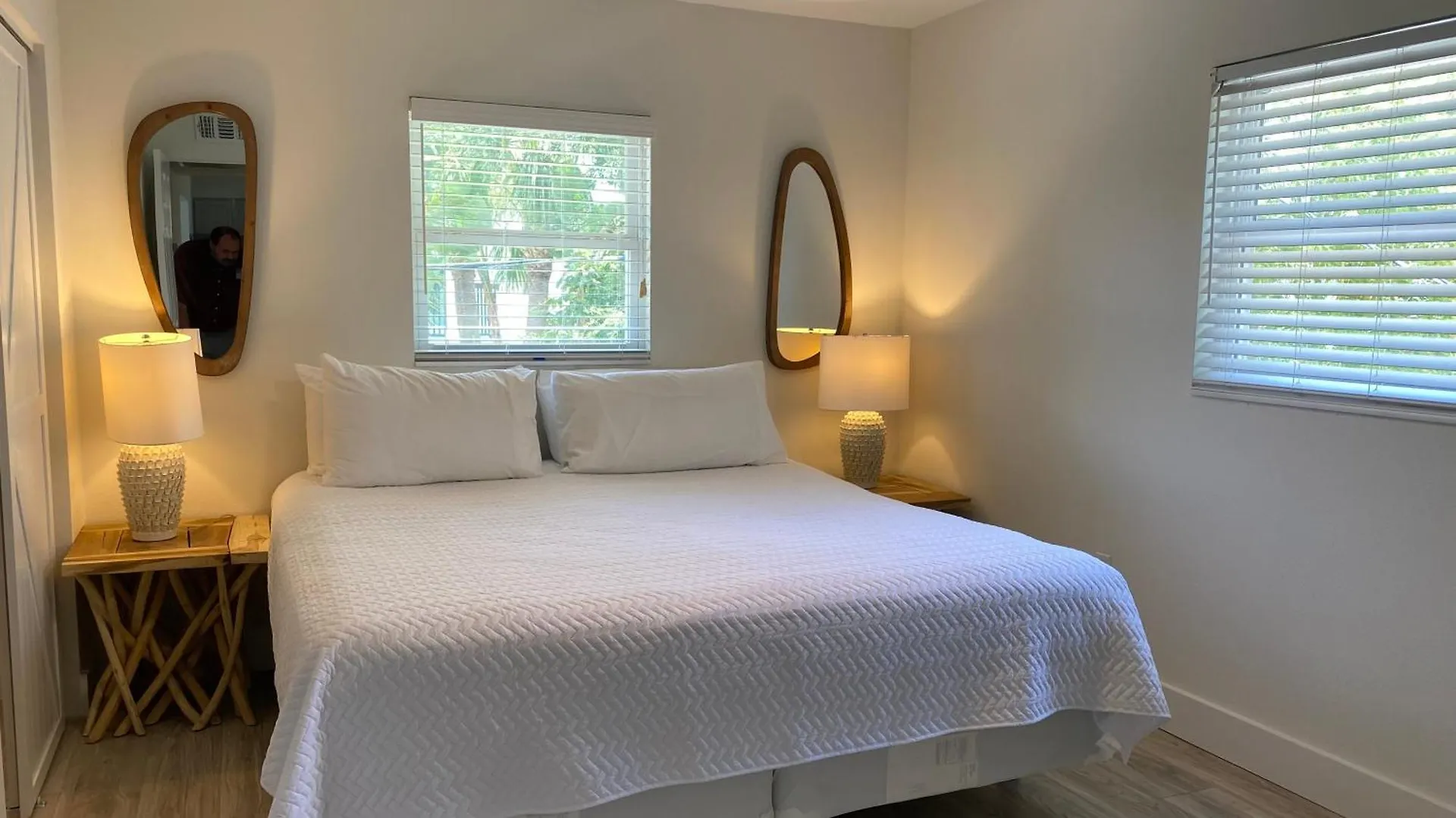 Tropical Breeze Hotel apartamentowy Sarasota