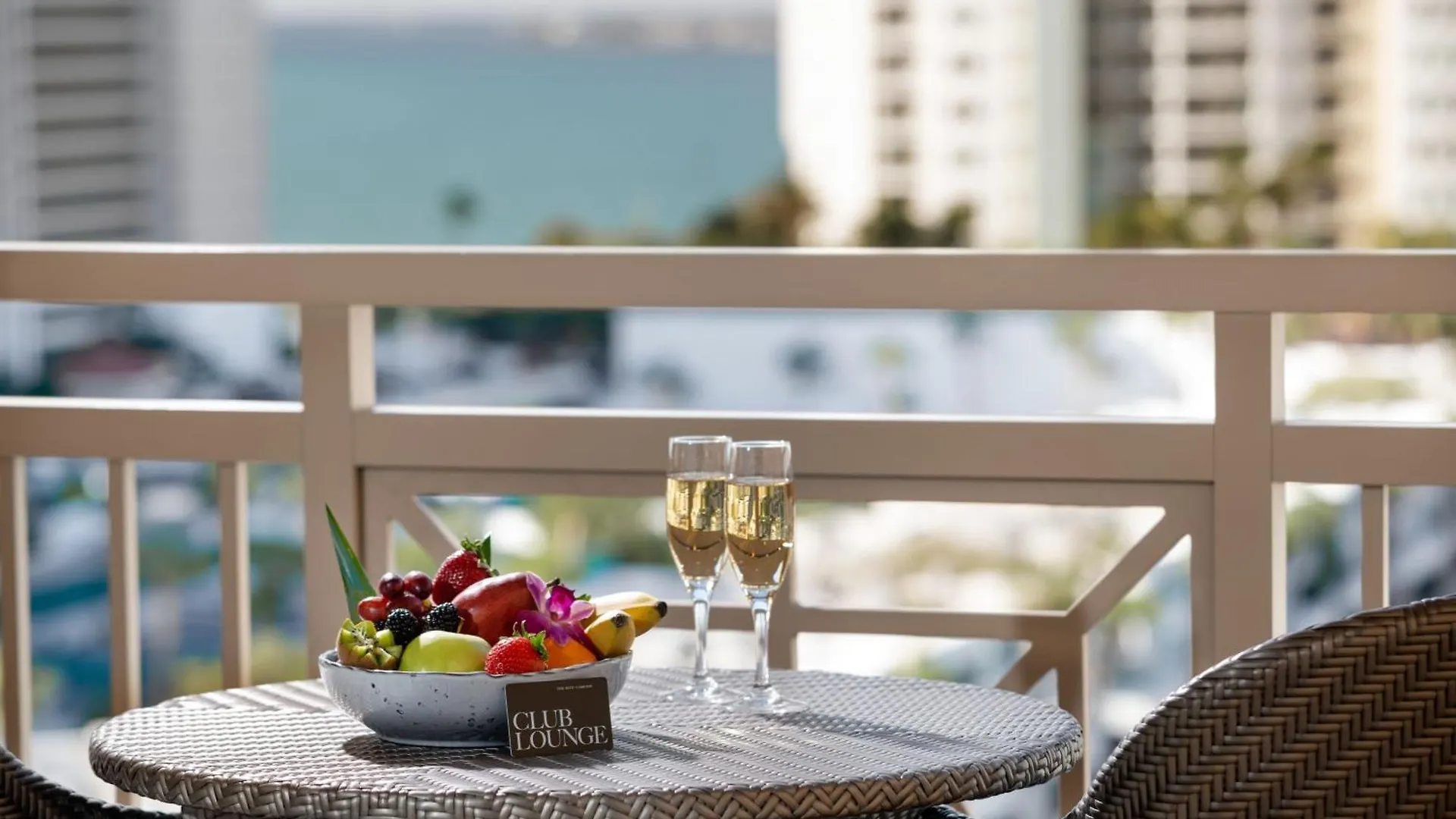 The Ritz-carlton,