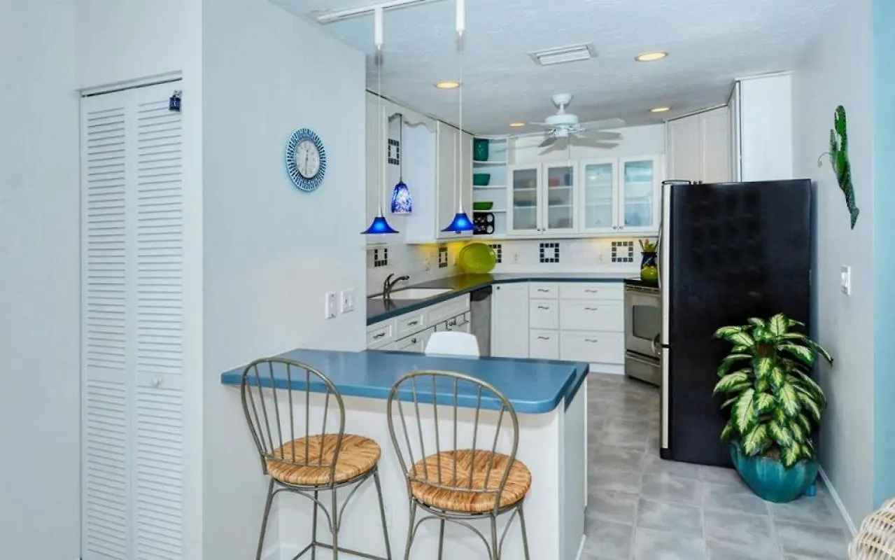 1255-202 Steps From The Bay With Pool Views Holiday home Sarasota