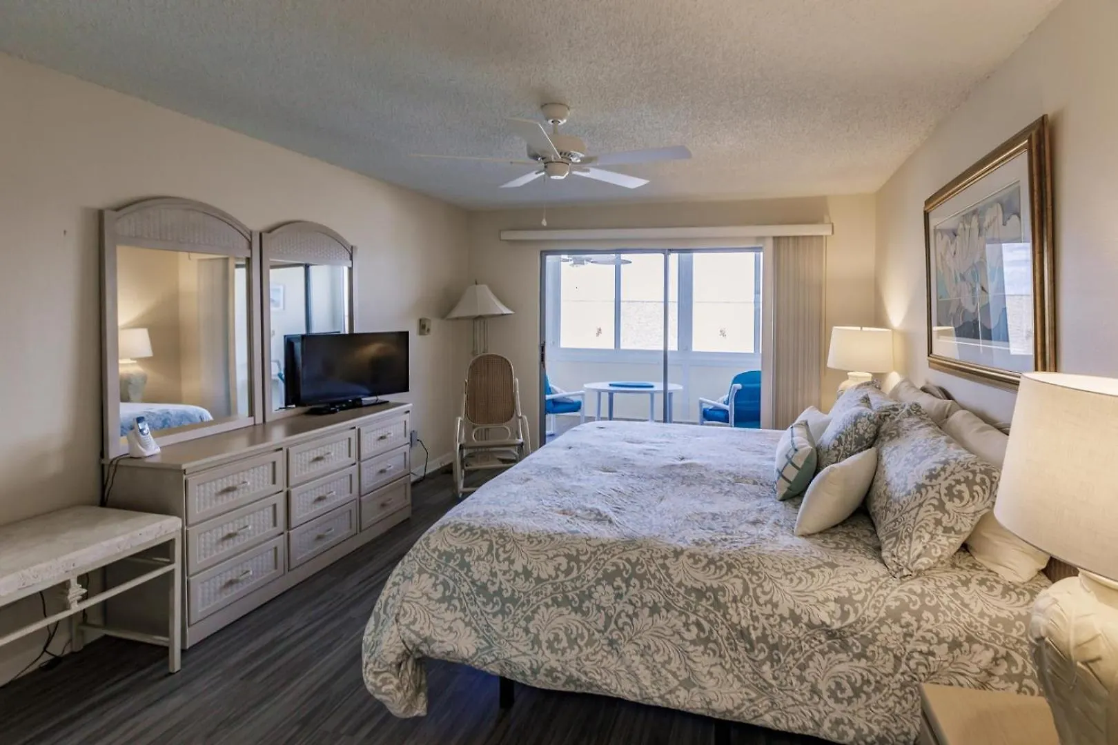 1055-302 Third Floor High-rise Retreat Sarasota