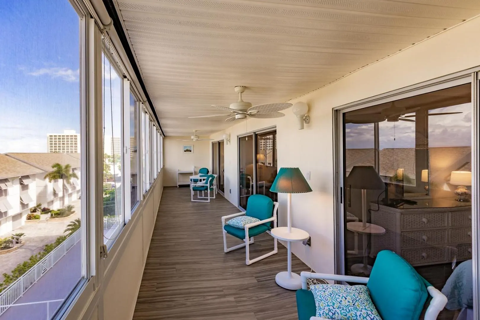 1055-302 Third Floor High-rise Retreat