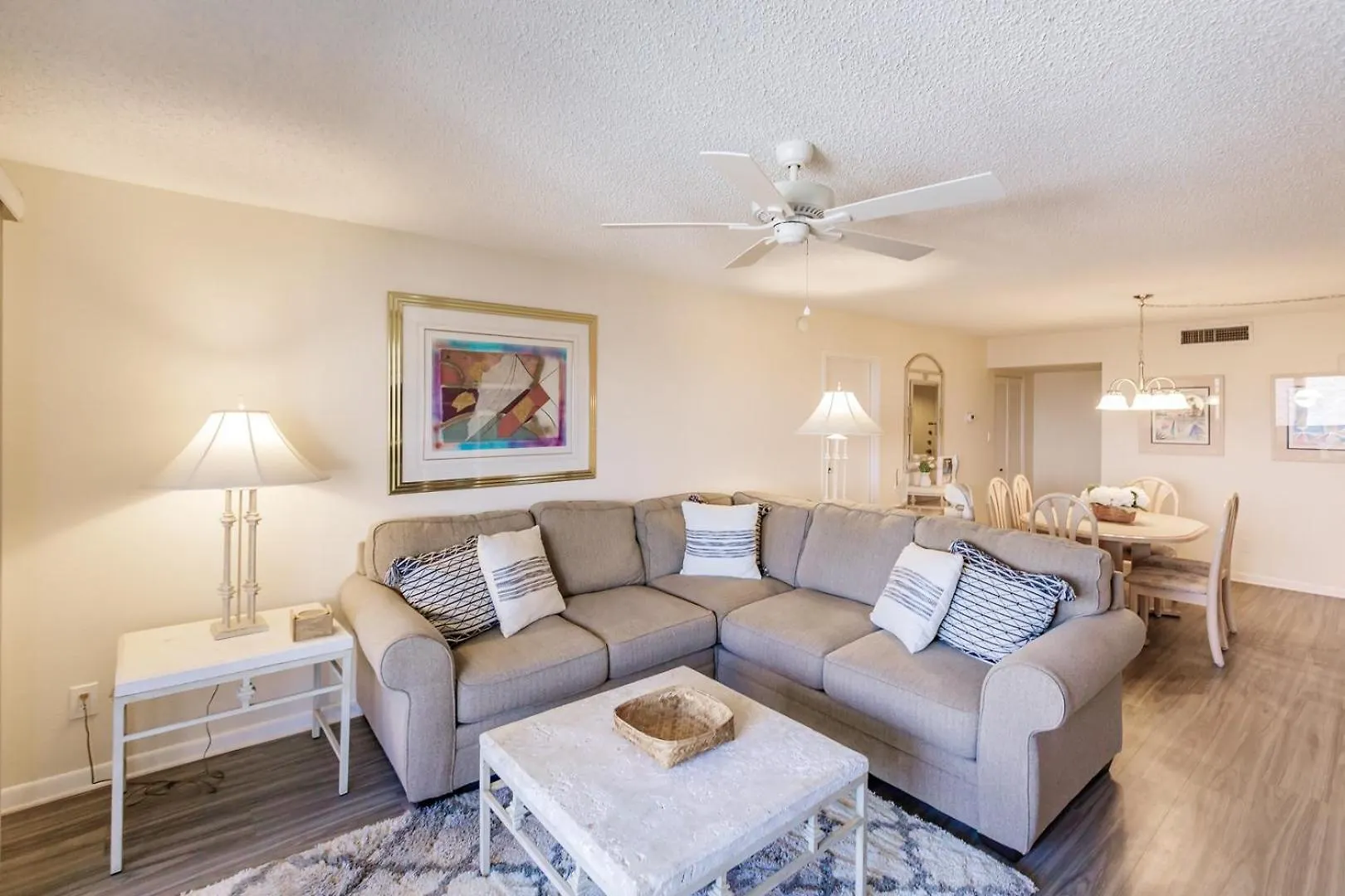 Holiday home 1055-302 Third Floor High-rise Retreat *
