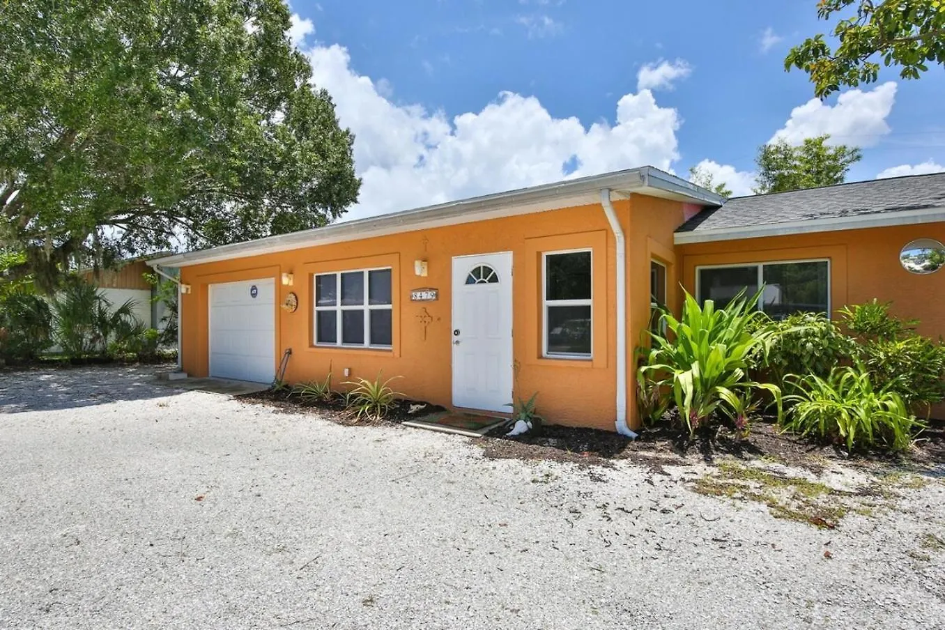 Coastal W Amazing Courtyard - Splash Pad! Holiday home