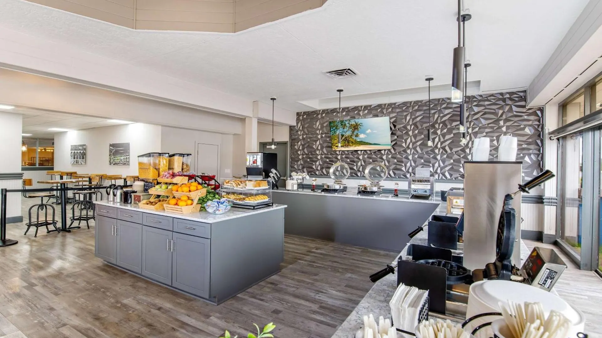 Hotel Ramada By Wyndham Waterfront