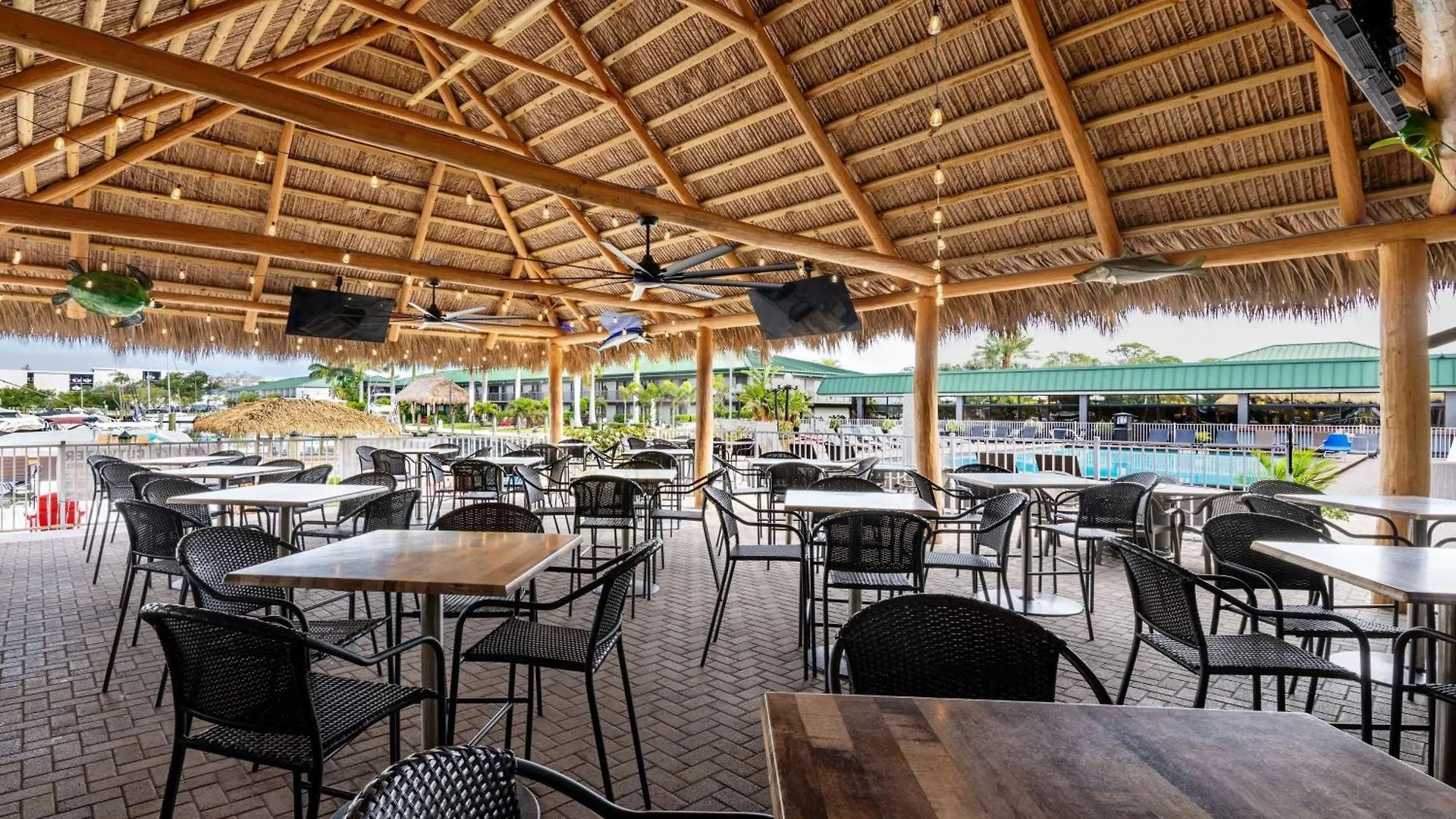 Ramada By Wyndham Sarasota Waterfront Hotel 2*